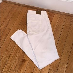 White skinny jeans